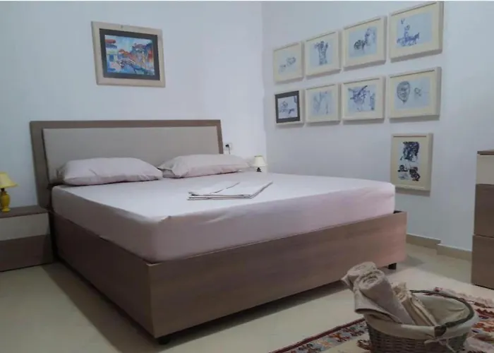 Apartment 2 Bed Sleeps 6 -balcony - 5-mins From Seaside