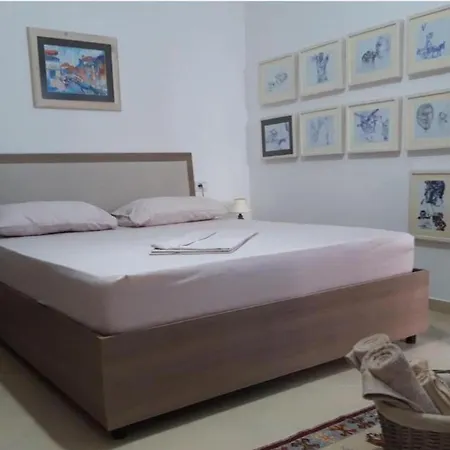Apartment 2 Bed Sleeps 6 -balcony - 5-mins From Seaside