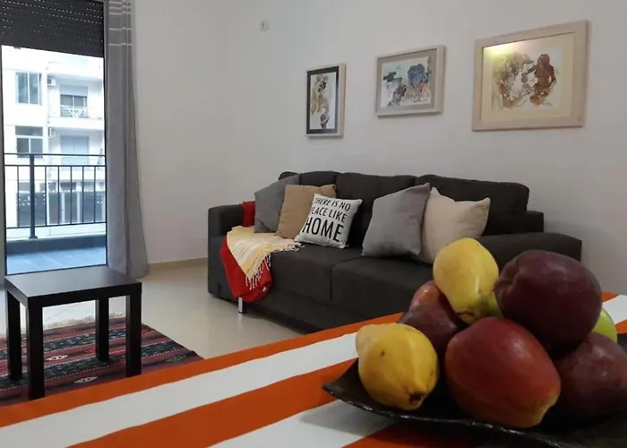 2 Bed Sleeps 6 -balcony - 5-mins From Seaside Apartmán
